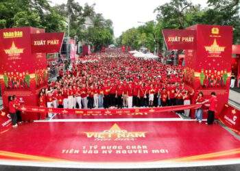 Hơn 20.000 người Vietcombank hòa nhịp “cùng Việt Nam tiến bước”