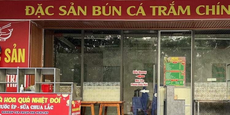 Không trụ nổi giá thuê 50 triệu/tháng, chủ quán ‘tháo chạy’ khỏi Linh Đàm