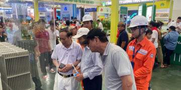Ngạc nhiên với hoá đơn tiền điện, “khí tài” ngành điện tuổi đời hơn 100 năm từ thời Pháp thuộc được lần đầu trưng bày