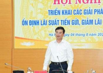 Ngân hàng Nhà nước yêu cầu tiếp tục giảm lãi vay, giám sát chặt việc công khai lãi suất