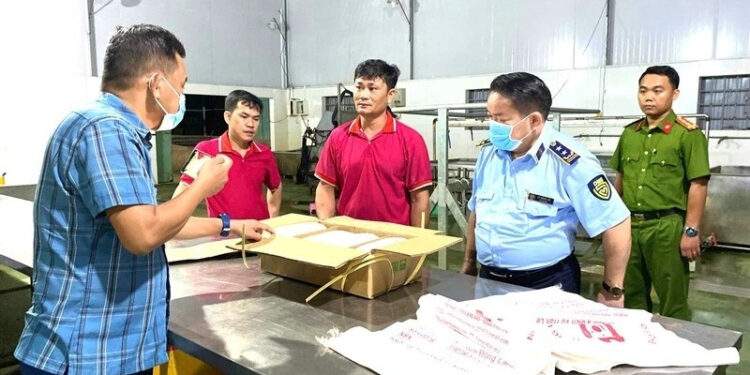 Phát hiện hàng nghìn con lợn sữa trong kho đông lạnh không rõ nguồn gốc