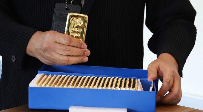 Singaporeans' investment in gold jumps 37%