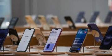 Số lượng iPhone Apple bán ra đã bằng hơn 1/3 dân số toàn cầu