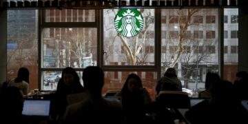 Starbucks Korea bans printers, desktops as more customers set up offices at cafes