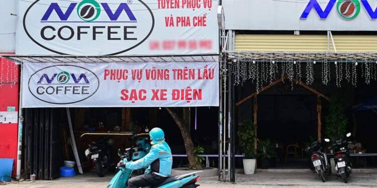 TPHCM kêu gọi Vingroup, Grab, Be,… hỗ trợ cho người dân chuyển đổi sang xe điện