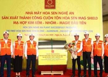 Tập đoàn Hoa Sen sản xuất thành công Tôn siêu bền Hoa Sen Mag Shield