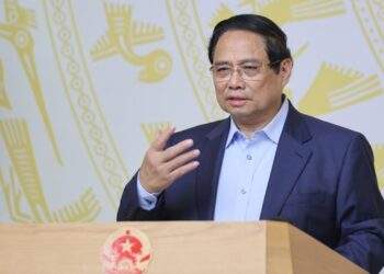 Thủ tướng: Chậm nhất tới 2027 phải thiết kế, chế tạo, kiểm thử một số chíp bán dẫn