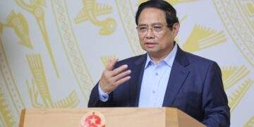 Thủ tướng: Chậm nhất tới 2027 phải thiết kế, chế tạo, kiểm thử một số chíp bán dẫn