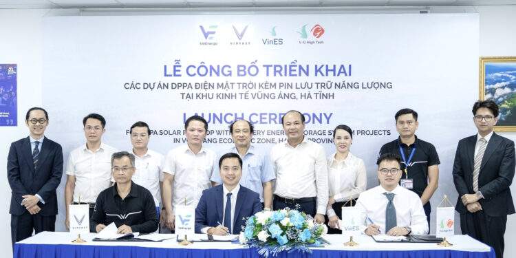 VinEnergo triển khai các dự án điện mặt trời kèm pin lưu trữ cho nhà máy VinFast