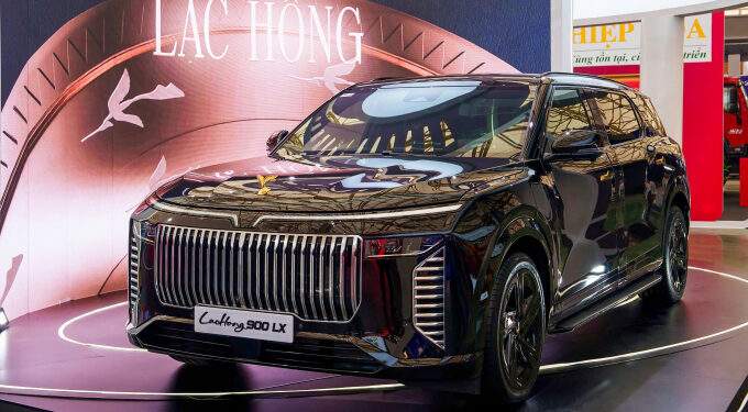 VinFast launches limited edition armored limousine for top leaders