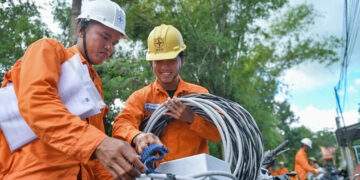 ‘Không thể đo kết quả kinh doanh của EVN bằng lời hay lỗ’