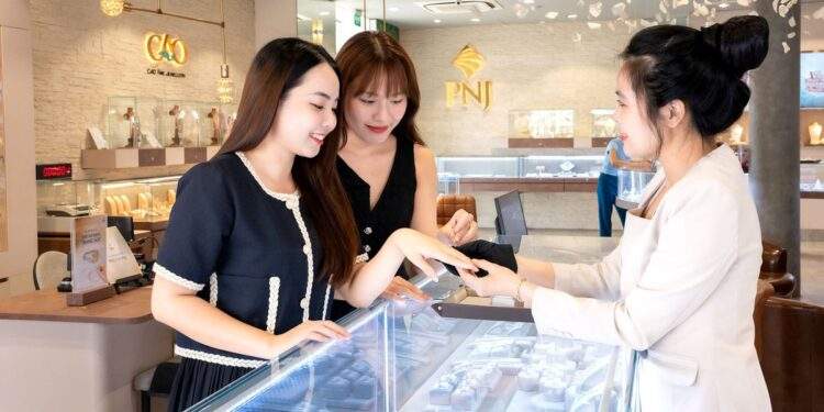 PNJ nằm trong Top 10 Thương hiệu Việt Nam mạnh nhất năm 2025
