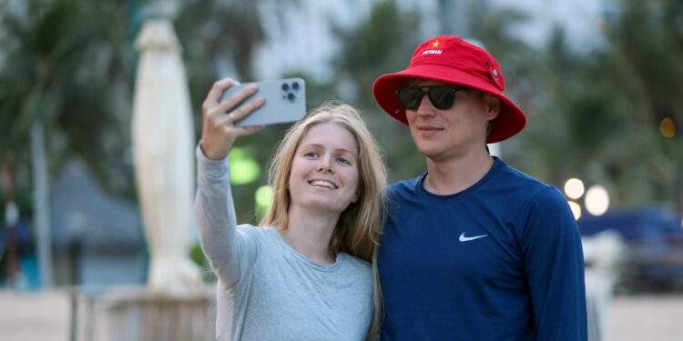 Áp lực lớn, ‘chạy nước rút’ có kịp về đích?