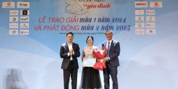Báo Phụ nữ trao giải viết về 'Doanh nhân với chữ hiếu và gia đình'