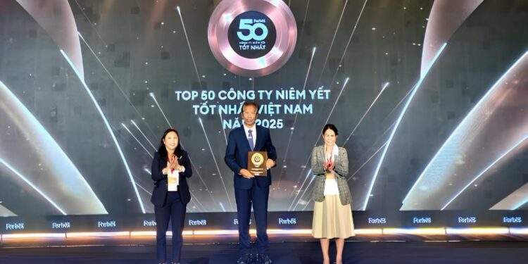 Binh Minh Plastics honoured by Forbes Vietnam for sustainable growth