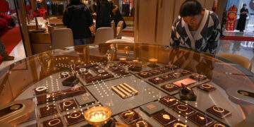 China's largest jewelry retailer Chow Tai Fook to launch first overseas premium store in Singapore