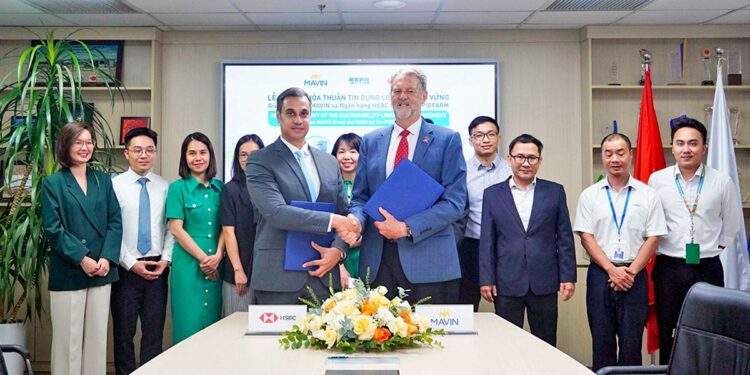 Chuỗi nuôi heo của Mavin được HSBC cấp tín dụng liên kết bền vững