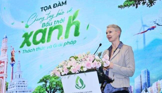 Chuyên gia quốc tế ấn tượng về chiến dịch giành lại bầu trời xanh của Vingroup