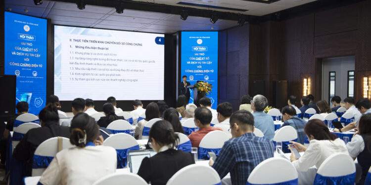 Ông Đào Duy An, Tổng Thư ký của Hiệp Hội Công Chứng Viên Việt Nam. 