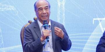 GS. Hồ Tú Bảo, Viện Nghiên cứu cao cấp về Toán, thành viên Hội đồng tư vấn quốc gia về khoa học công nghệ, đổi mới sáng tạo và chuyển đổi số. 