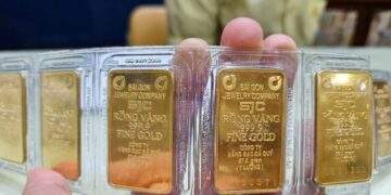 Giá vàng tăng không ngừng sau tin bỏ độc quyền vàng miếng