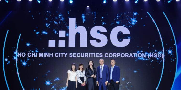 HSC lần thứ 3 liên tiếp đạt giải ‘Nơi làm việc tốt nhất châu Á’