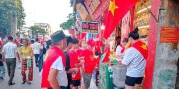 Hàng phở, trà chanh bội thu dịp lễ 2/9, chủ quán không có thời gian đếm khách