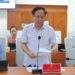 Giám đốc Sở Tài chính thành phố Huế La Phúc Thành thông tin tóm tắt tình hình kinh tế - xã hội tại phiên họp. Ảnh: Lê Thọ