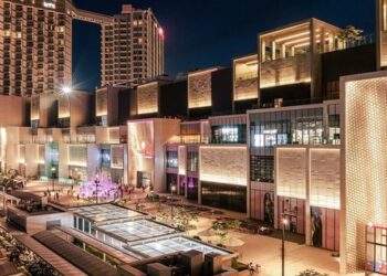 Mở thêm 2-3 TTTM to như Lotte Mall West Lake Hanoi