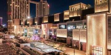 Mở thêm 2-3 TTTM to như Lotte Mall West Lake Hanoi