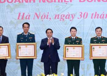 Ngân hàng MB nhận Huân chương Bảo vệ Tổ quốc hạng Nhất 