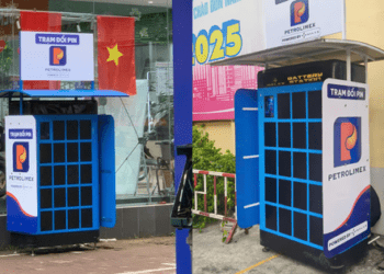 Nhanh hơn đổ xăng, xe máy điện nhiều hãng có thể dùng chung