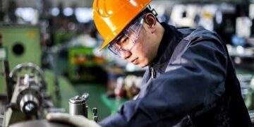 Những điểm mới trong quy định hỗ trợ lao động Việt Nam làm việc ở nước ngoài