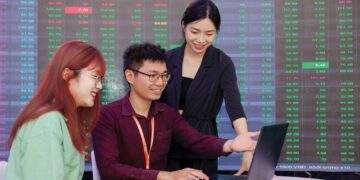 Securities firms race to raise capital ahead of market upgrade