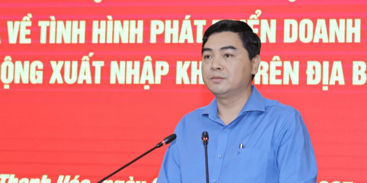 Chủ tịch UBND tỉnh Thanh Hoá Nguyễn Hoài Anh phát biểu tại hội nghị.