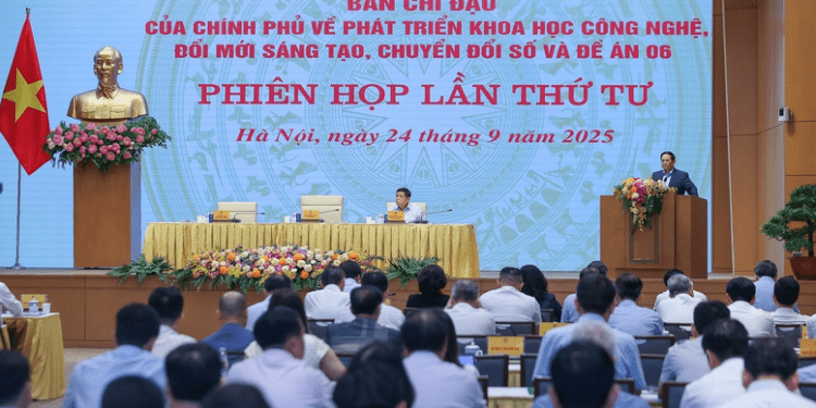 Phiên họp được kết nối trực tuyến từ trụ sở Chính phủ tới 34 tỉnh, thành phố trực thuộc Trung ương - Ảnh: VGP. 