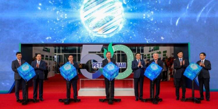 Tô Lâm Dự Lễ Kỷ Niệm 50 Năm Petrovietnam