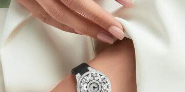 Tổng tài đến xin lỗi, dân mạng soi đồng hồ sang chảnh Classic Butterfly Diamond