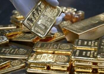 Which country has the largest gold reserves in Asia?