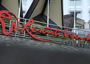 Billionaire Lim family's Genting launches $1.6B deal to take Malaysia unit private