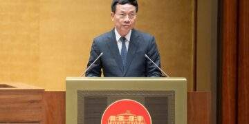 Bộ trưởng Bộ Khoa học và Công nghệ Nguyễn Mạnh Hùng thừa ủy quyền của Thủ tướng Chính phủ trình bày tờ trình dự án Luật sửa đổi, bổ sung một số điều của Luật Sở hữu trí tuệ.