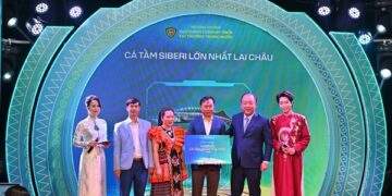 Ca sĩ Đức Phúc tham gia đấu giá cá tầm lớn nhất Lai Châu, bất ngờ kết quả