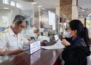 Các thủ tục liên quan đến giấy phép đang rất chậm