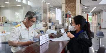 Các thủ tục liên quan đến giấy phép đang rất chậm