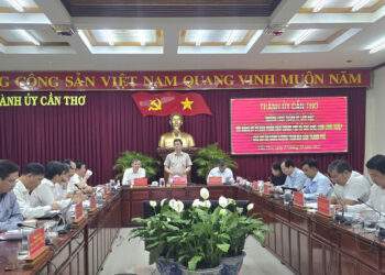 Bí thư Thành ủy TP. Cần Thơ Lê Quang Tùng phát biểu tại cuộc làm việc - Ảnh: VGP/LS.