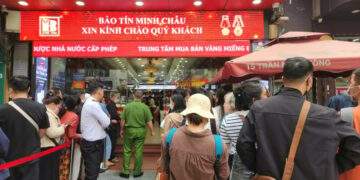 Chợ đen giảm sốc, nhà vàng tung chiêu lạ