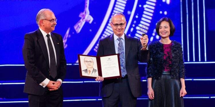 Chủ nhân Giải thưởng VinFuture nhận Giải Nobel Hóa học 2025