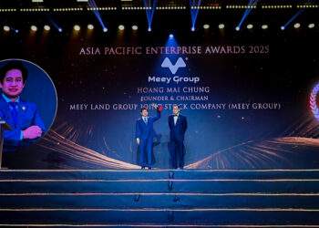 Chủ tịch Meey Group Hoàng Mai Chung nhận giải thưởng Doanh nhân xuất sắc châu Á tại APEA 2025.
