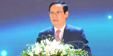 Ông Phạm Tấn Công, Chủ tịch VCCI phát biểu khai mạc Diễn đàn.
