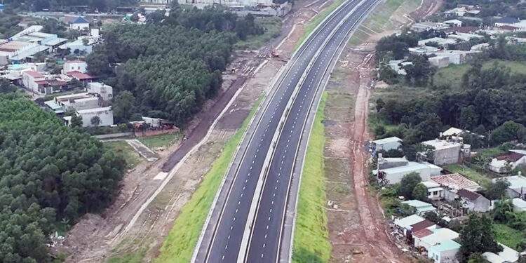 Công nghệ hiện đại giúp nhà thầu cao tốc Biên Hòa